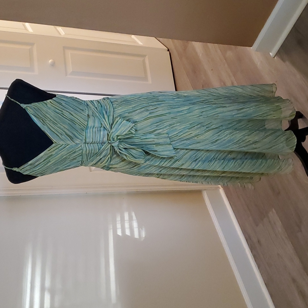 Dress - Picture 2 of 7